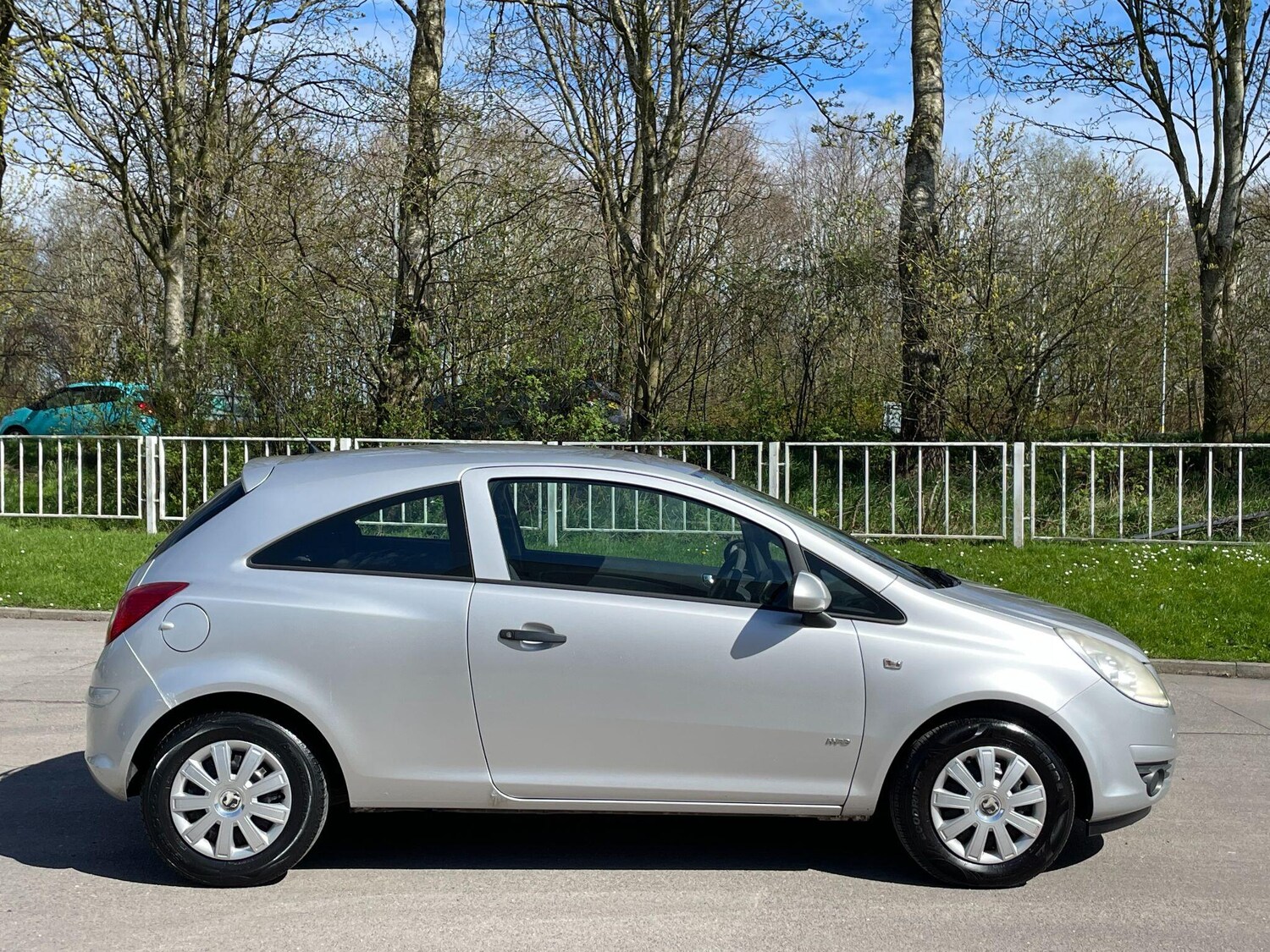 Used Vauxhall Corsa 2009 for sale - 78157345: Photo 8
