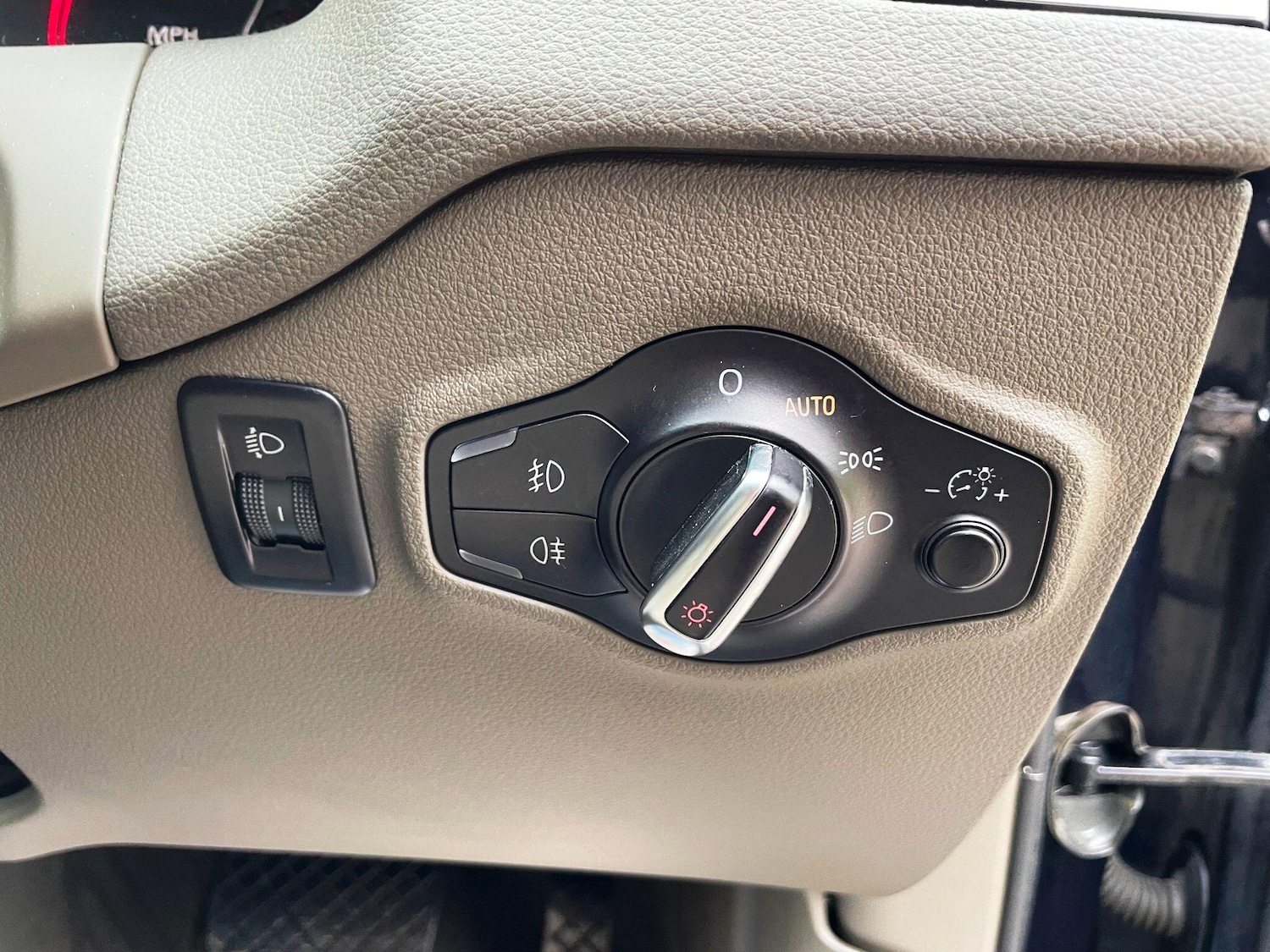 Used Audi Q5 2010 for sale - 77559824: Photo 25