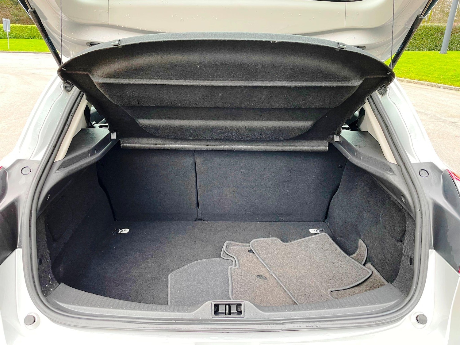 Used Renault Megane 2015 for sale - 77237592: Photo 50