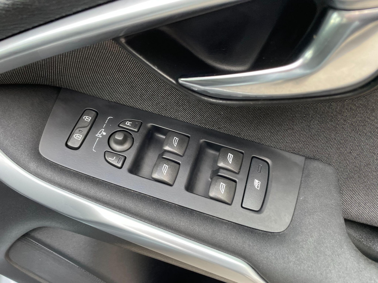 Used Volvo V40 Cross Country for sale - 77853375: Photo 21