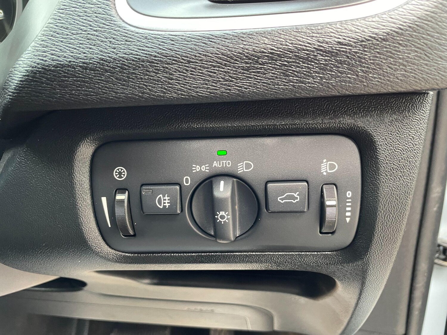 Used Volvo V40 Cross Country for sale - 77853375: Photo 22