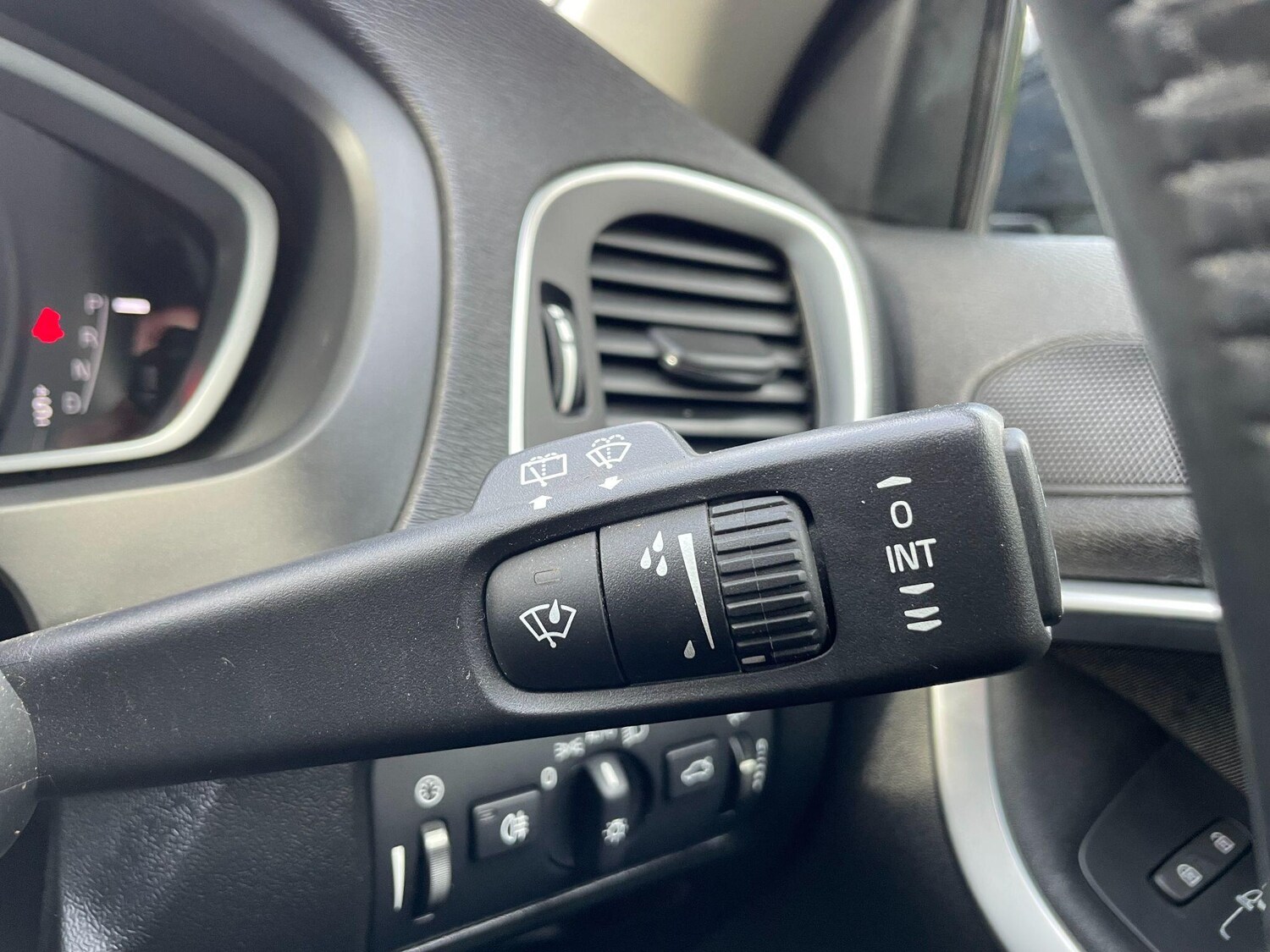 Used Volvo V40 Cross Country for sale - 77853375: Photo 25