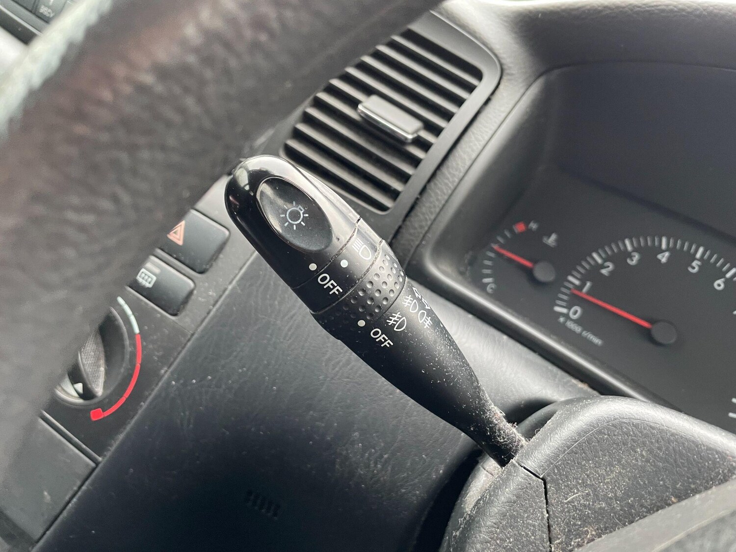 Used Toyota Corolla 2003 for sale - 77174697: Photo 28