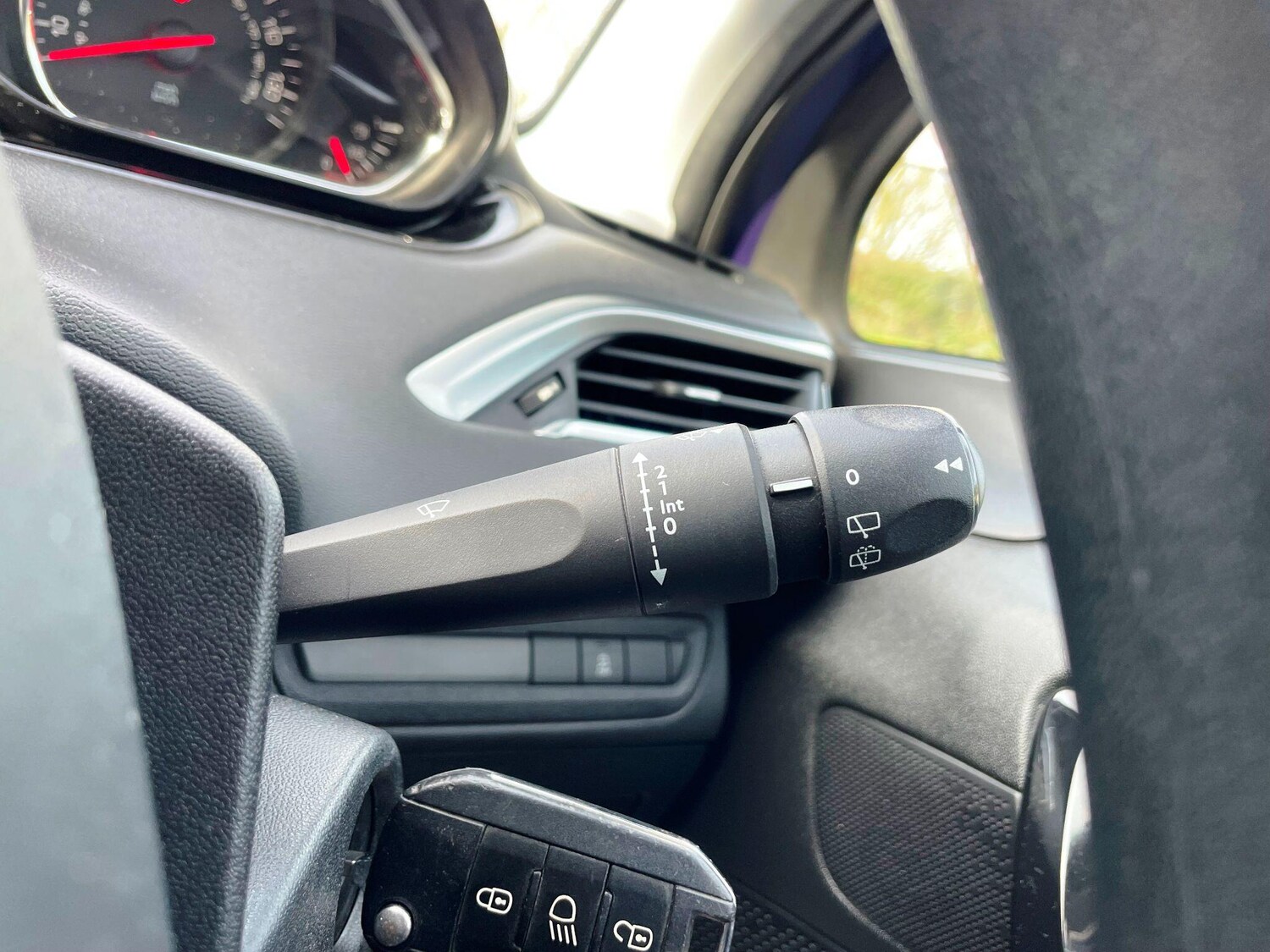 Used Peugeot 208 2013 for sale - 77559114: Photo 35