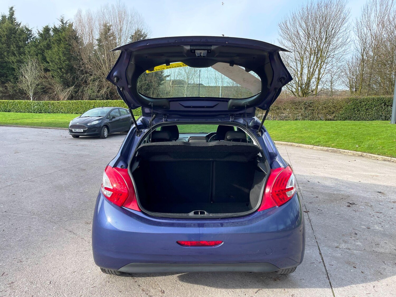 Used Peugeot 208 2013 for sale - 77559114: Photo 44