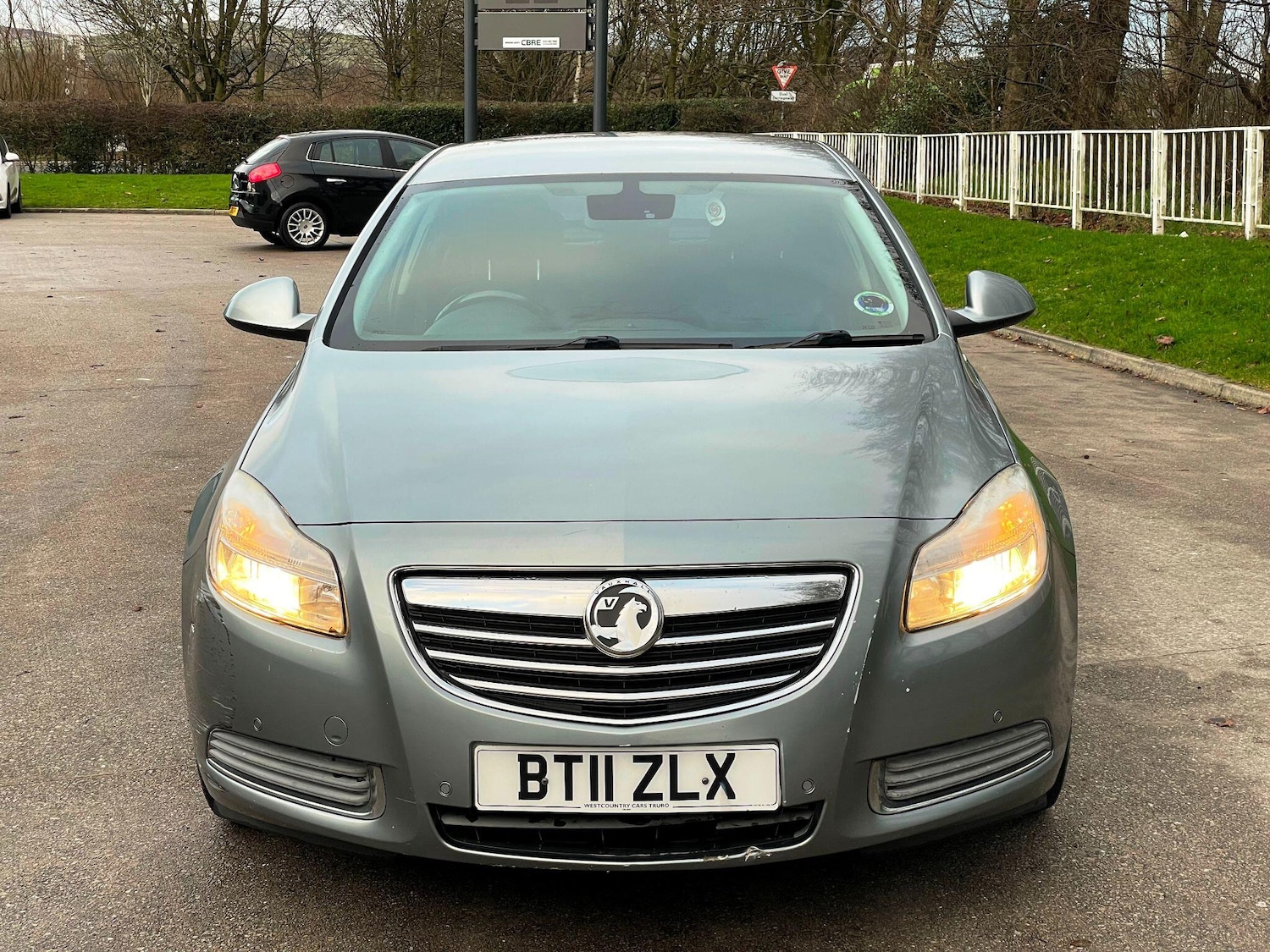 Used Vauxhall Insignia 2011 for sale - 77174769: Photo 2