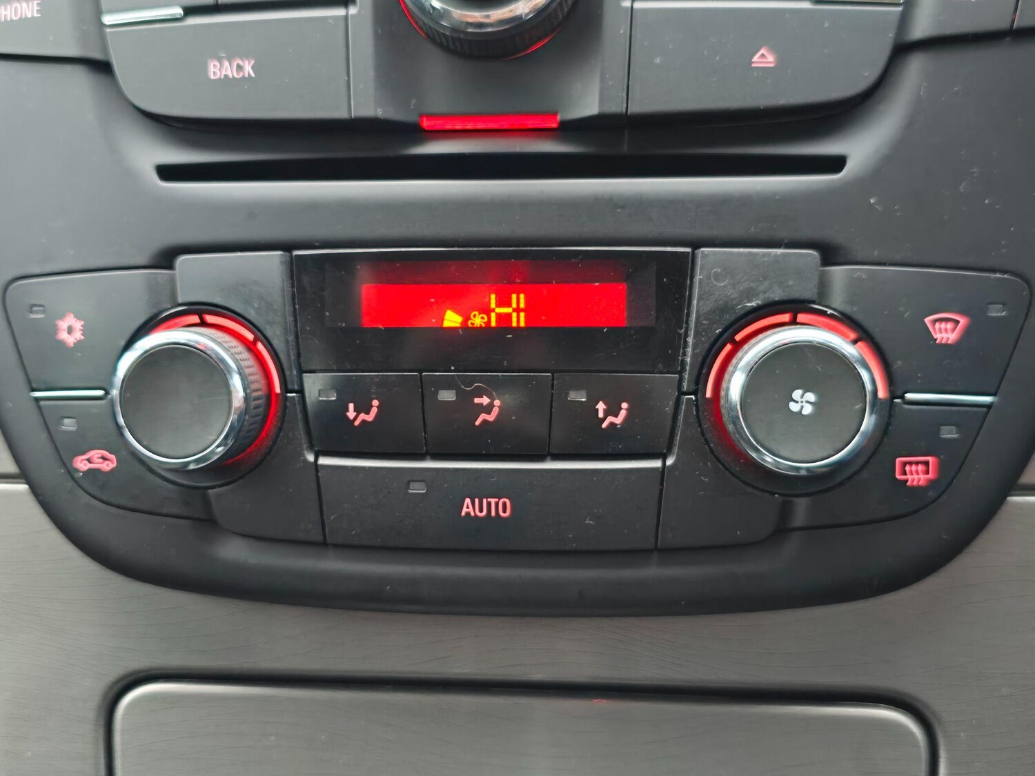 Used Vauxhall Insignia 2010 for sale - 78157888: Photo 24