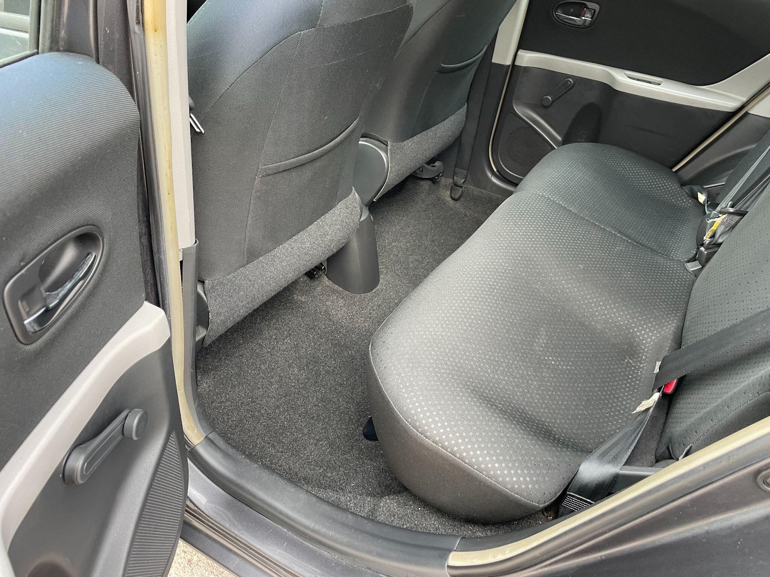 Used Toyota Yaris for sale - 77657668: Photo 17