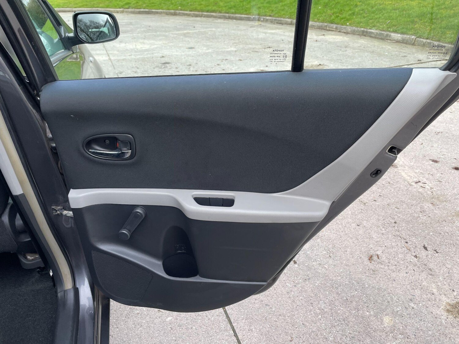 Used Toyota Yaris for sale - 77657668: Photo 28