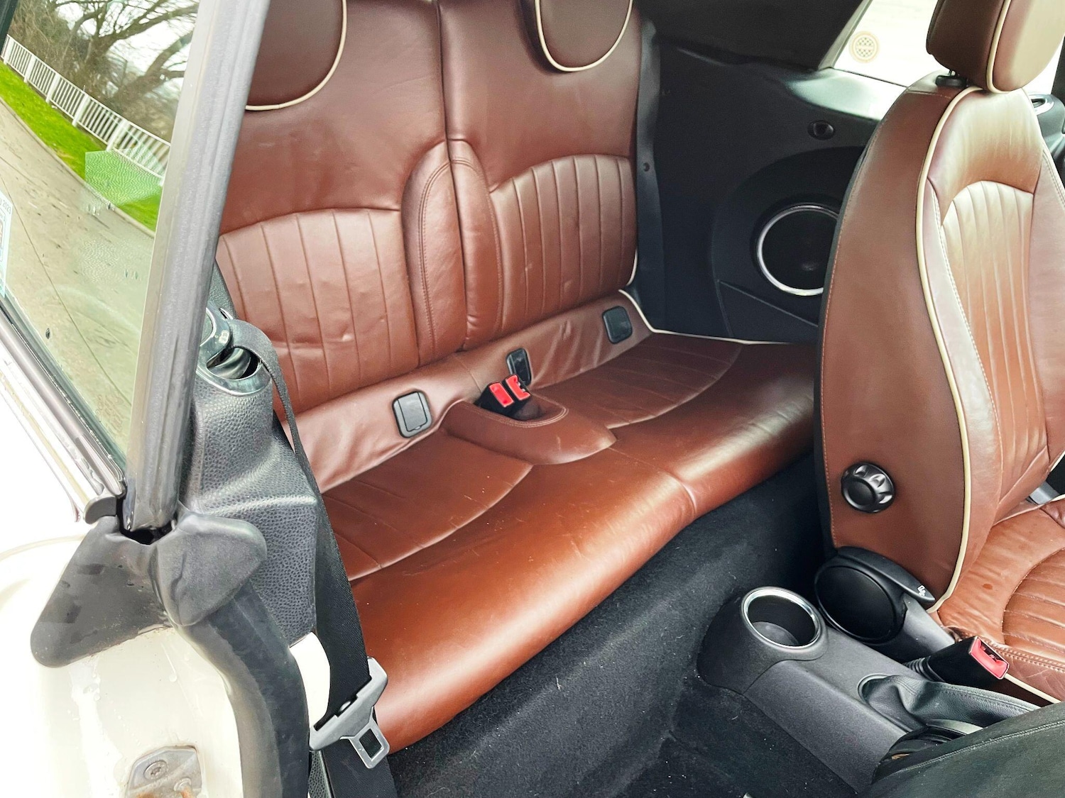 Used MINI Convertible 2011 for sale - 77411474: Photo 28