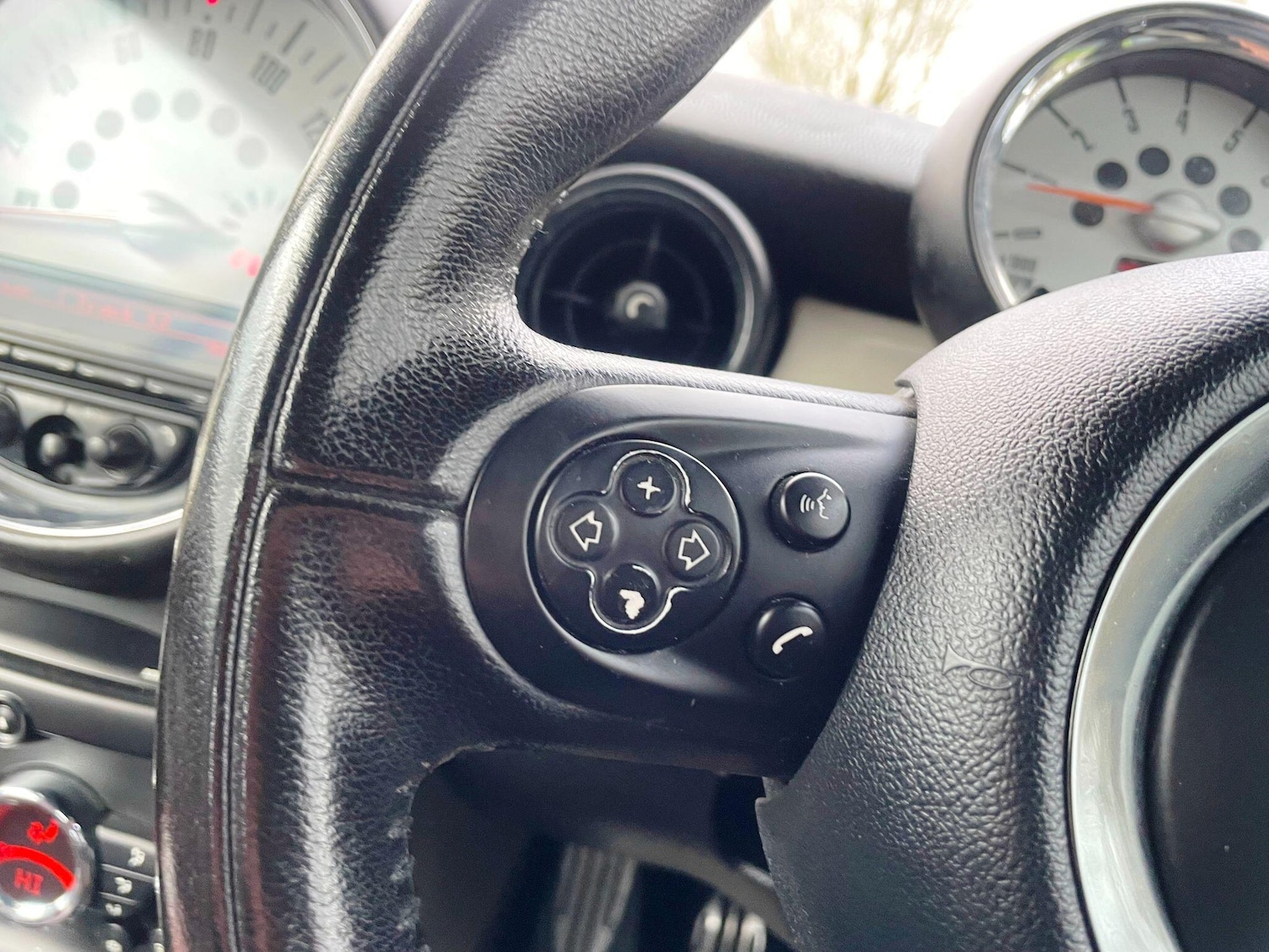 Used MINI Convertible 2011 for sale - 77411474: Photo 35