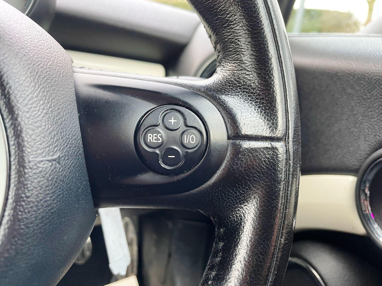 Used MINI Convertible 2011 for sale - 77411474: Photo 36