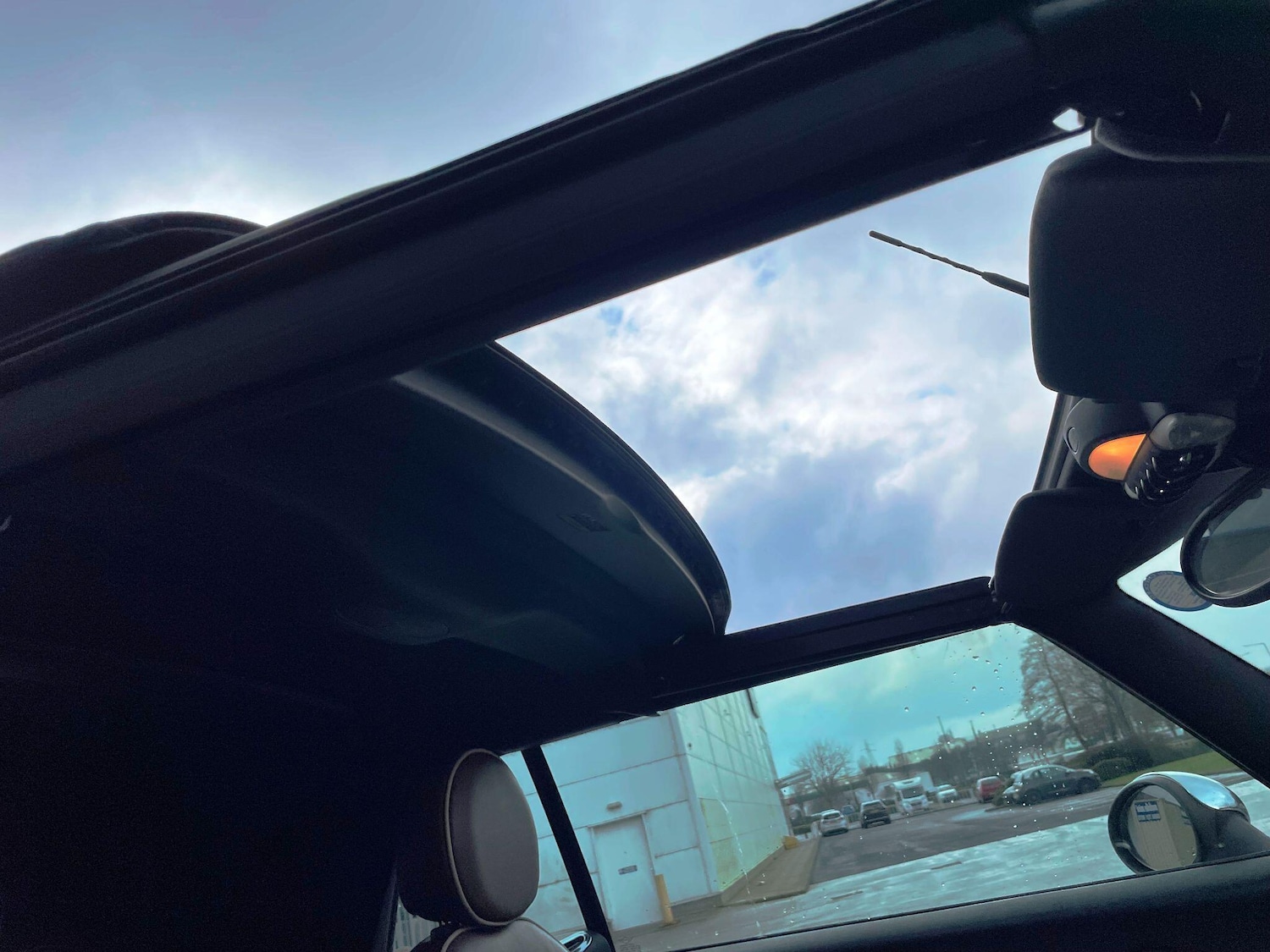 Used MINI Convertible 2011 for sale - 77411474: Photo 45