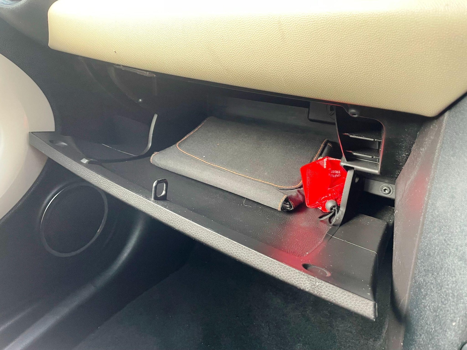 Used MINI Convertible 2011 for sale - 77411474: Photo 47