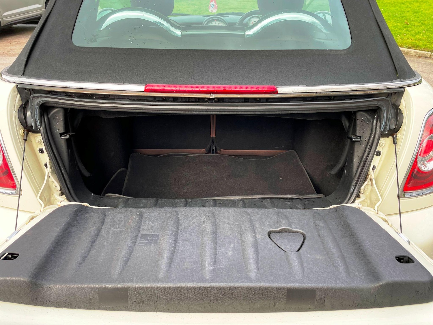 Used MINI Convertible 2011 for sale - 77411474: Photo 49