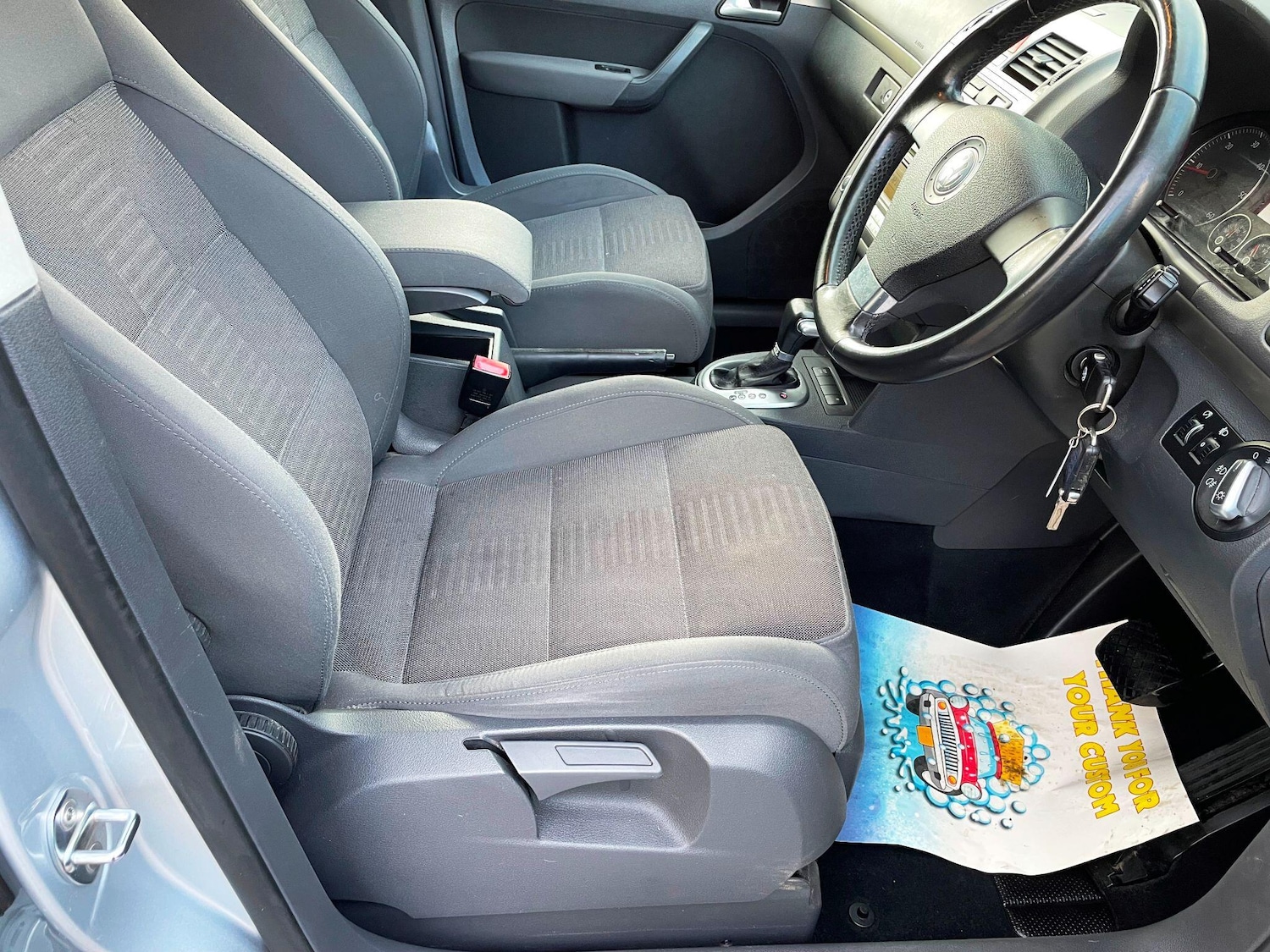 Used Volkswagen Touran 2009 for sale - 77174789: Photo 16