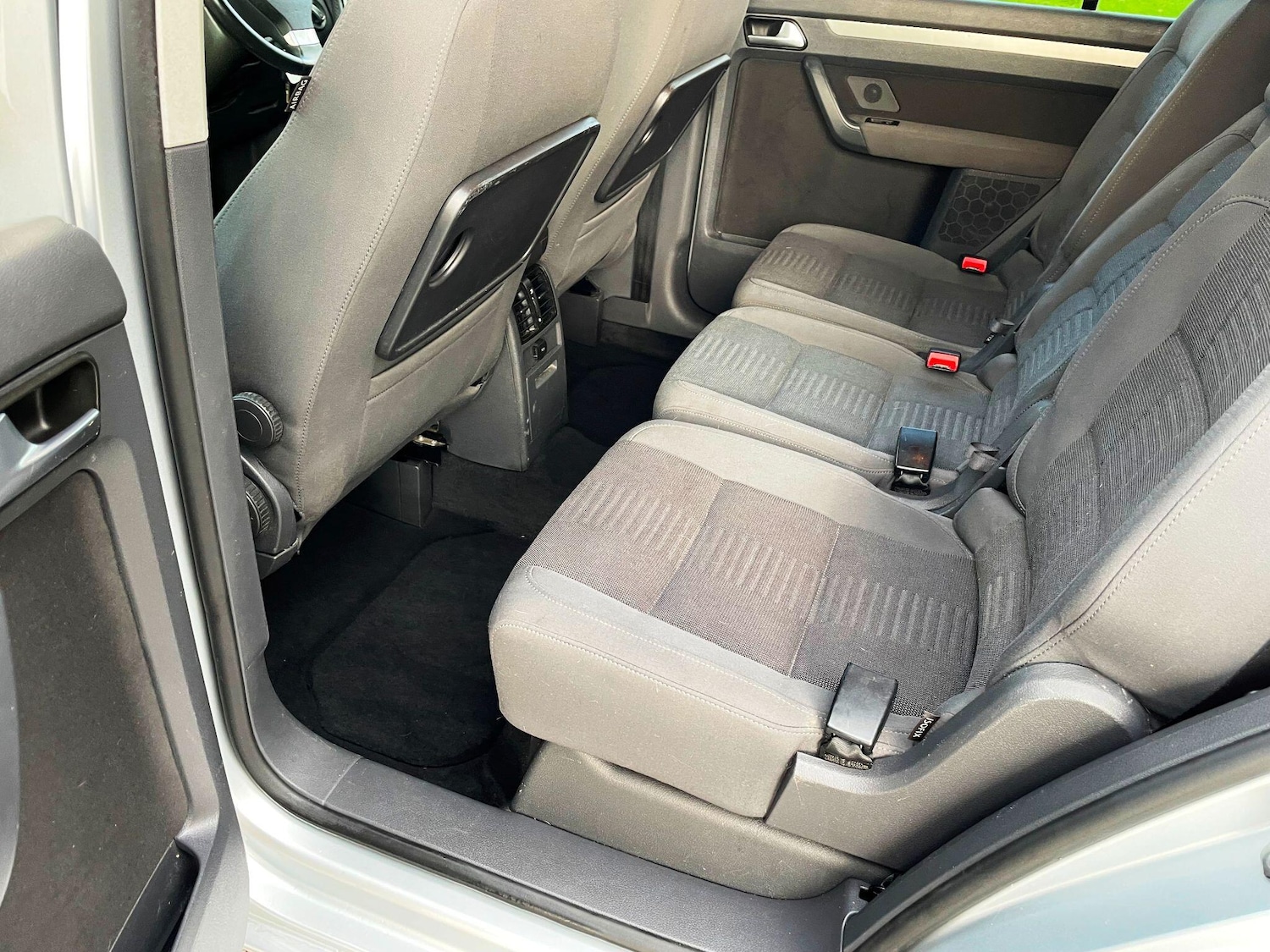 Used Volkswagen Touran 2009 for sale - 77174789: Photo 21