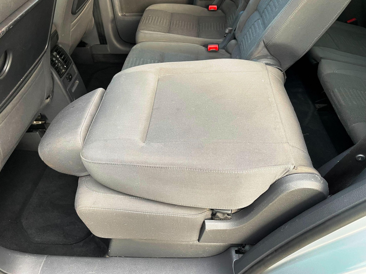 Used Volkswagen Touran 2009 for sale - 77174789: Photo 24