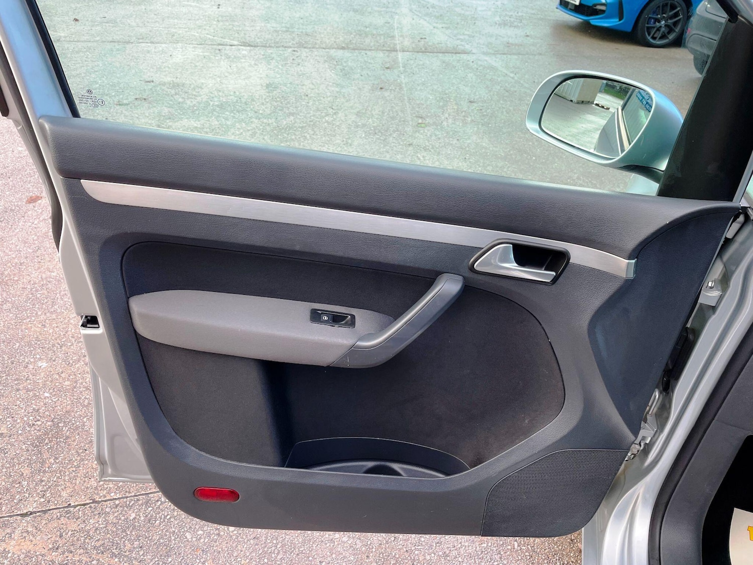 Used Volkswagen Touran 2009 for sale - 77174789: Photo 32