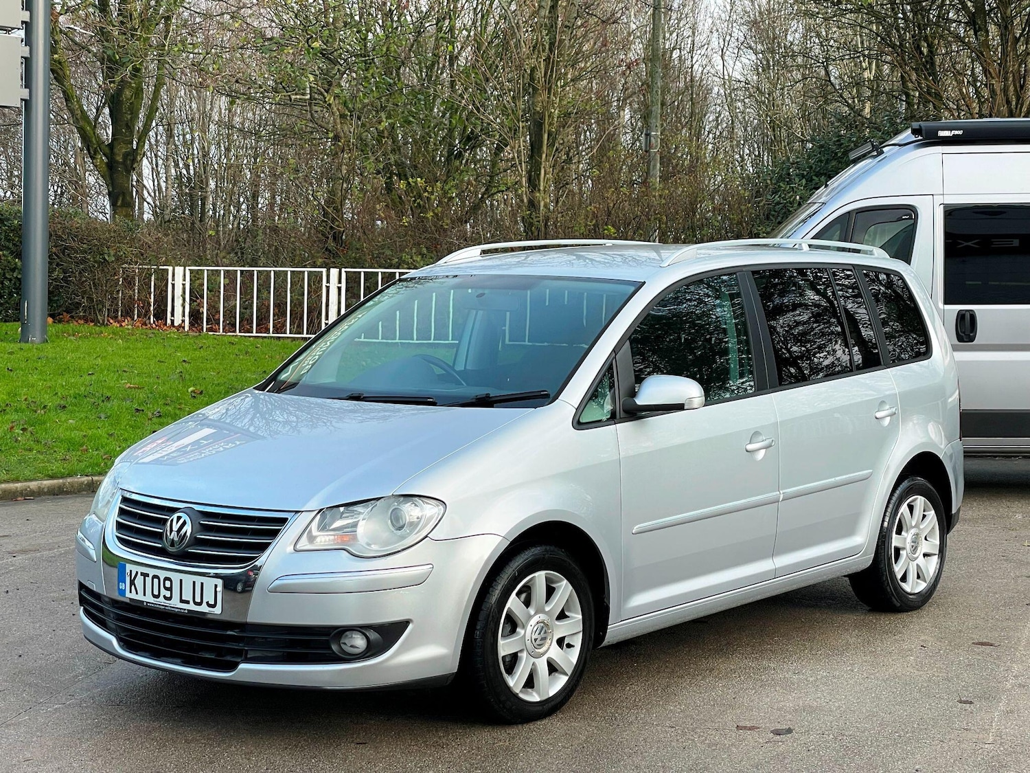 Used Volkswagen Touran 2009 for sale - 77174789: Photo 4