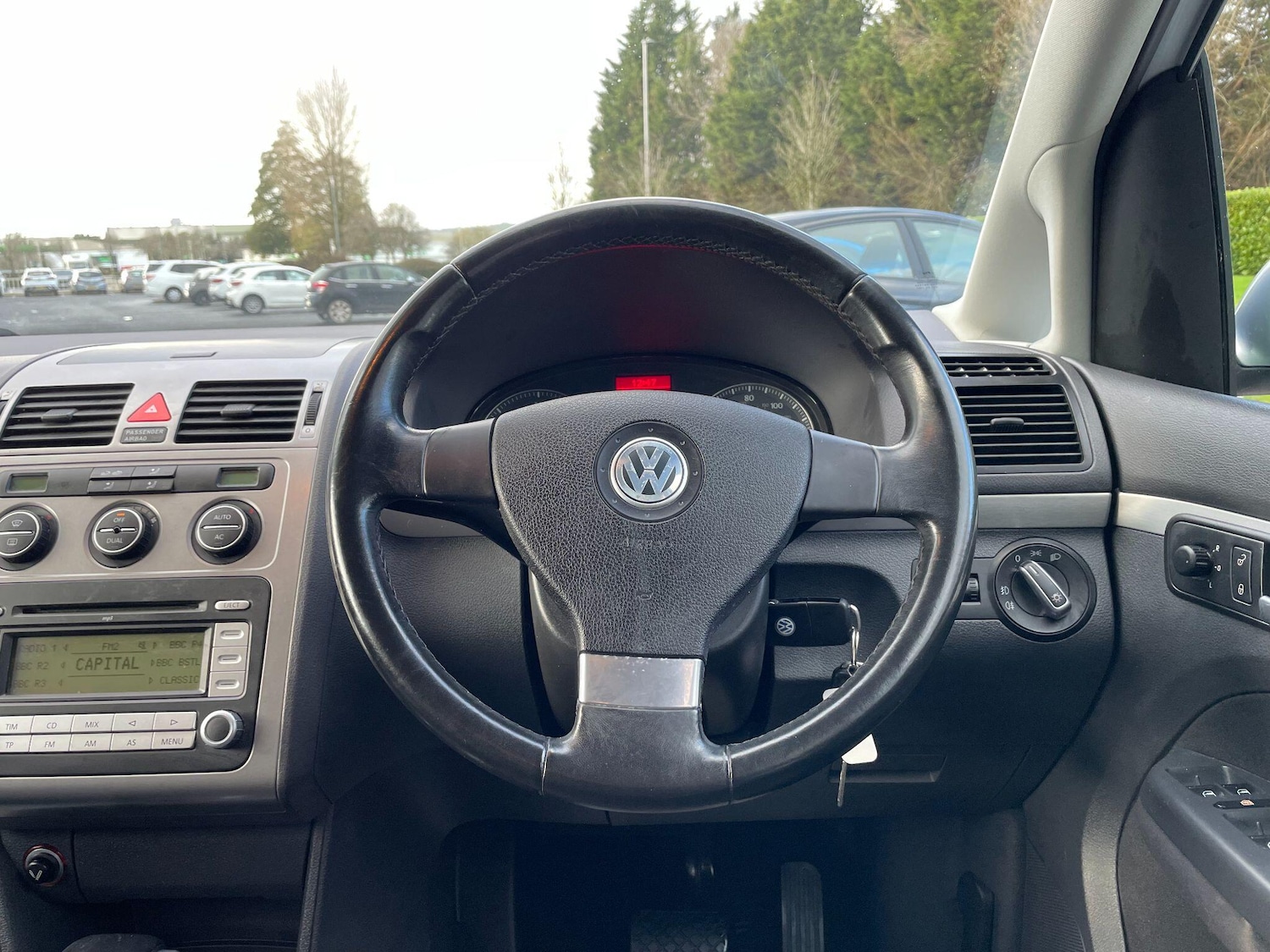 Used Volkswagen Touran 2009 for sale - 77174789: Photo 44