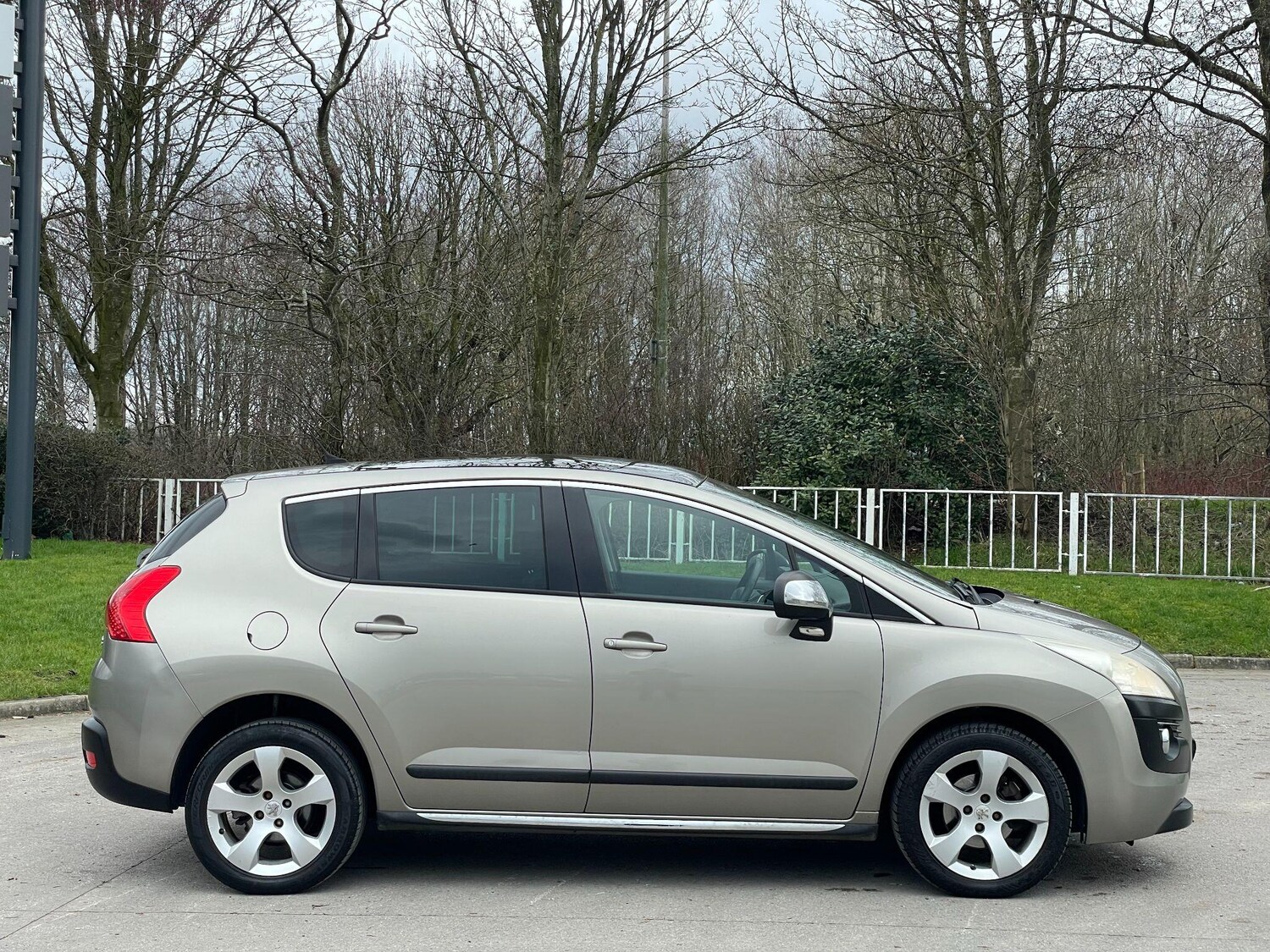 Used Peugeot 3008 2010 for sale - 77633131: Photo 8