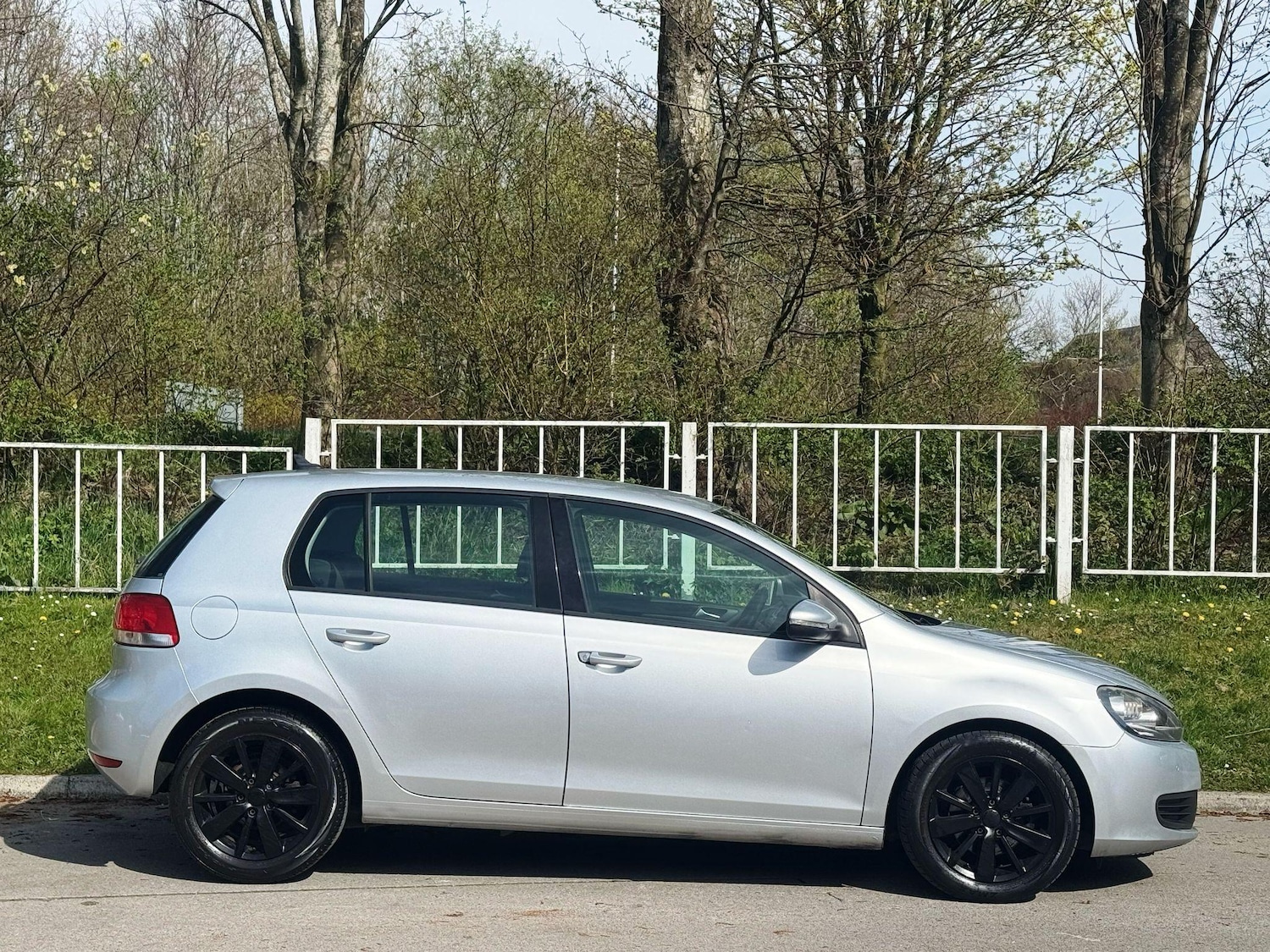 Used Volkswagen Golf 2010 for sale - 77253858: Photo 9