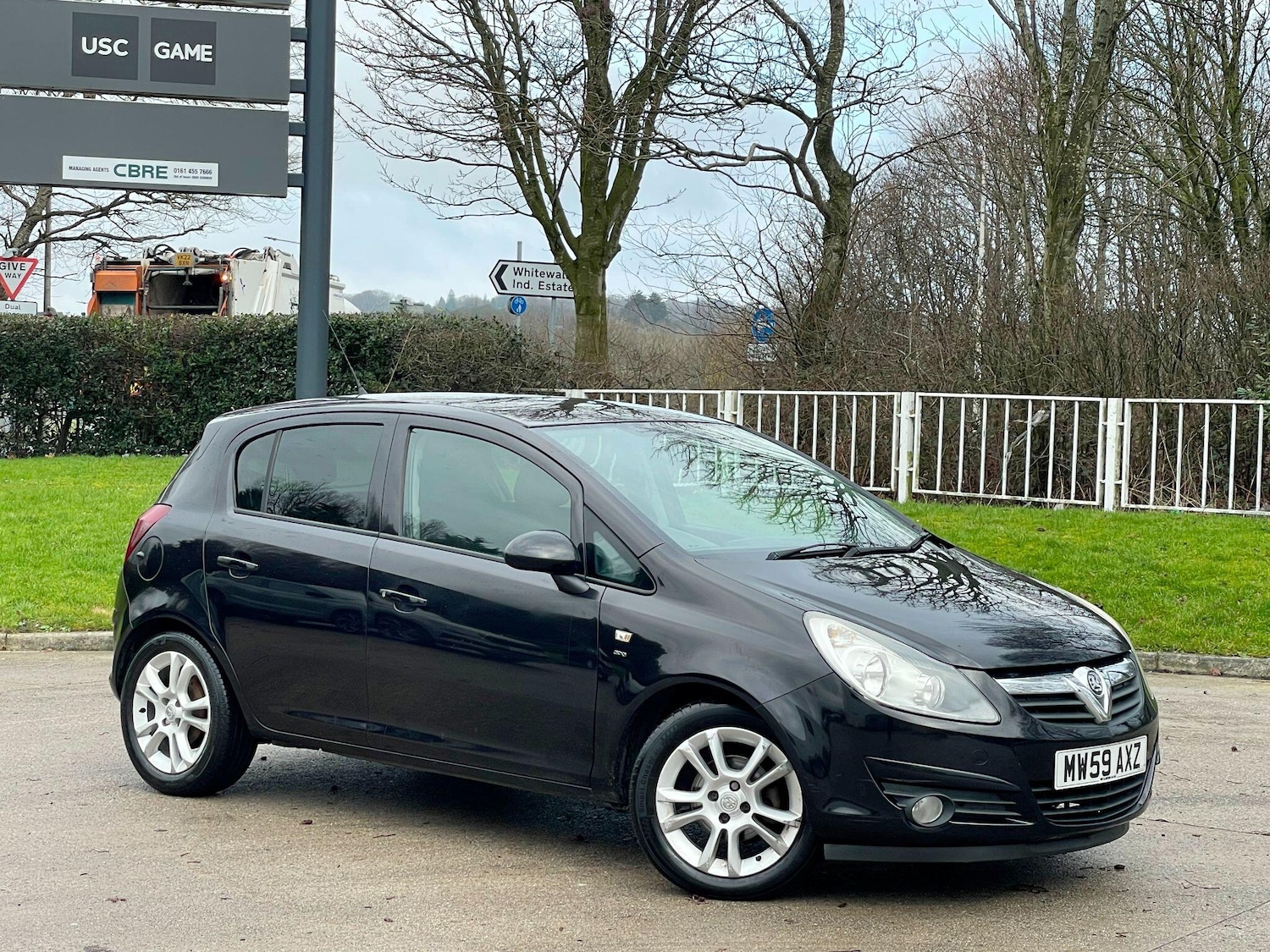 Used Vauxhall Corsa 2010 for sale - 77400620: Photo 2