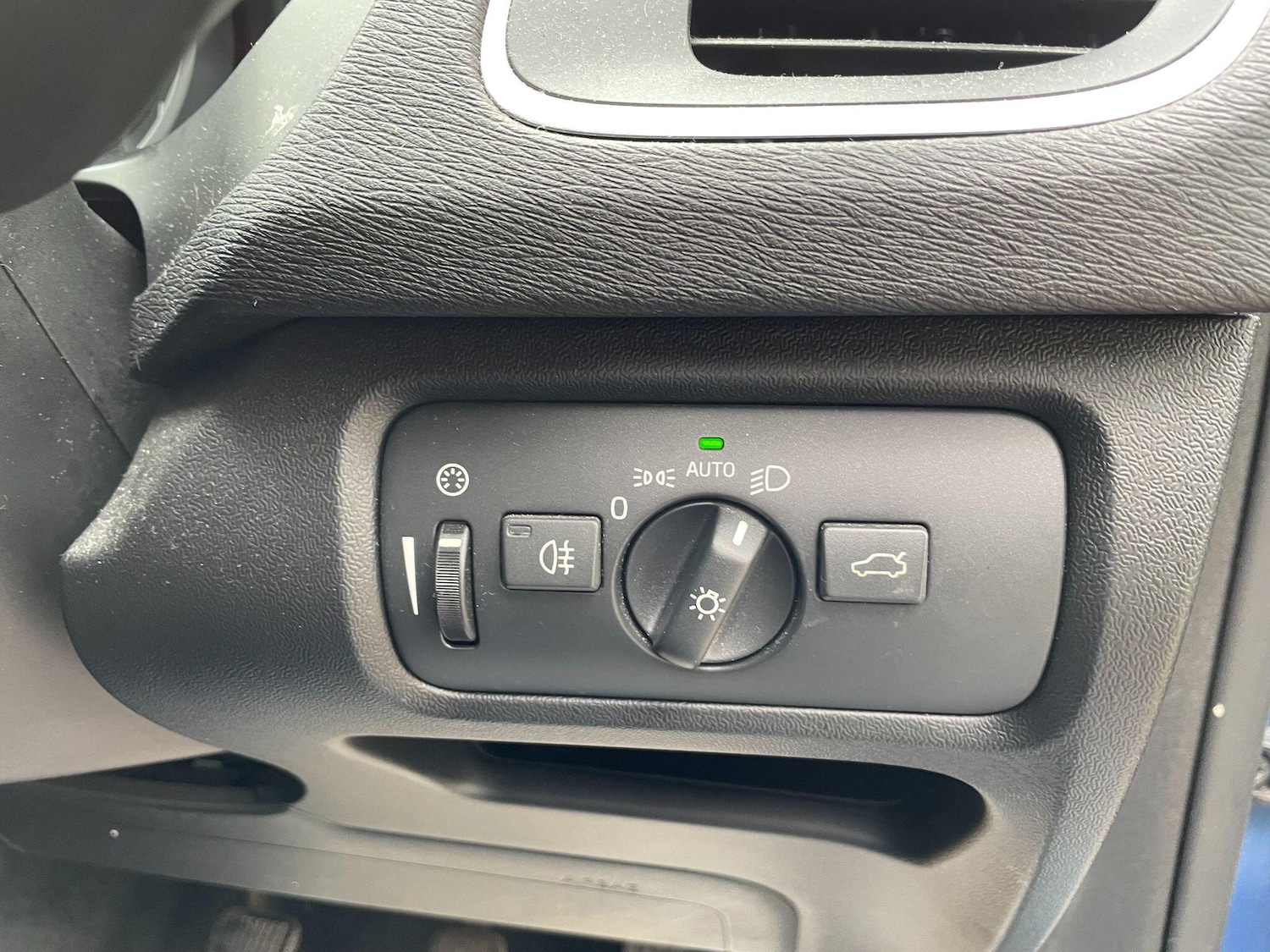 Used Volvo V40 for sale - 78214954: Photo 21