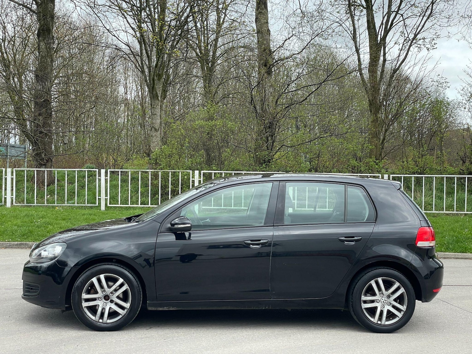 Used Volkswagen Golf 2009 for sale - 78141447: Photo 2