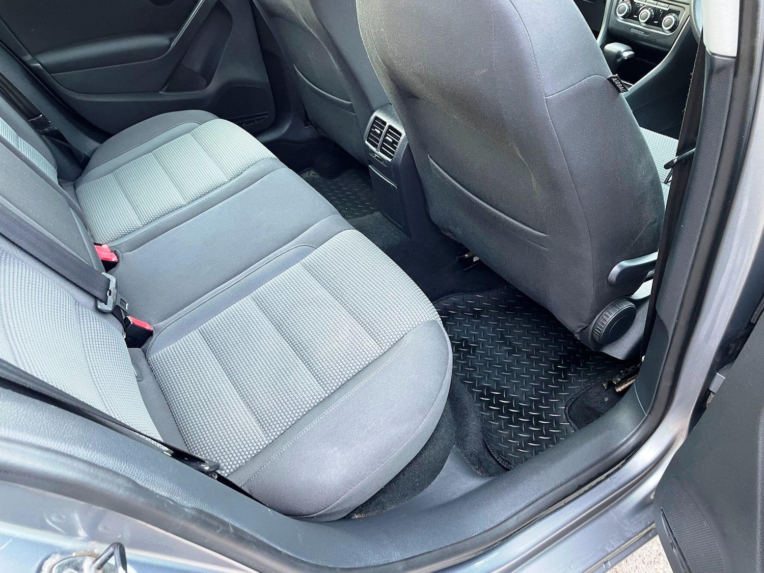 Used Volkswagen Golf 2010 for sale - 77400682: Photo 29