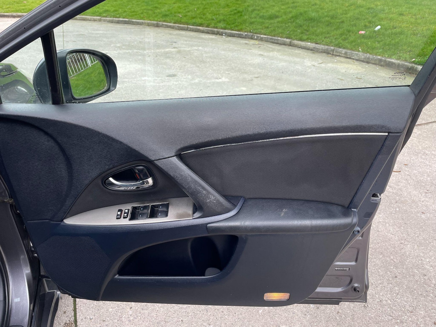 Used Toyota Avensis 2010 for sale - 77793626: Photo 28