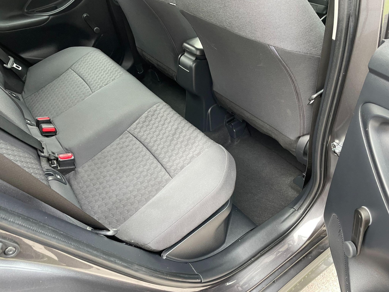 Used Toyota Yaris 2021 for sale - 78058738: Photo 32