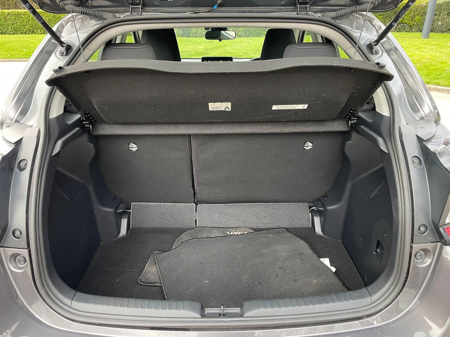 Used Toyota Yaris 2021 for sale - 78058738: Photo 50