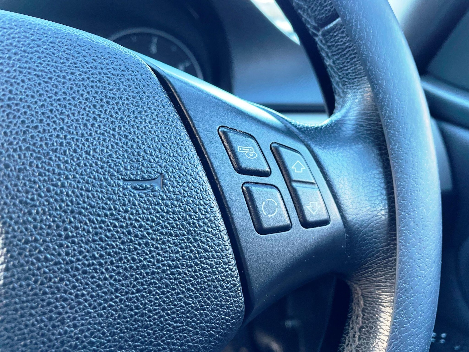 Used BMW 3 Series 2010 for sale - 77238133: Photo 37