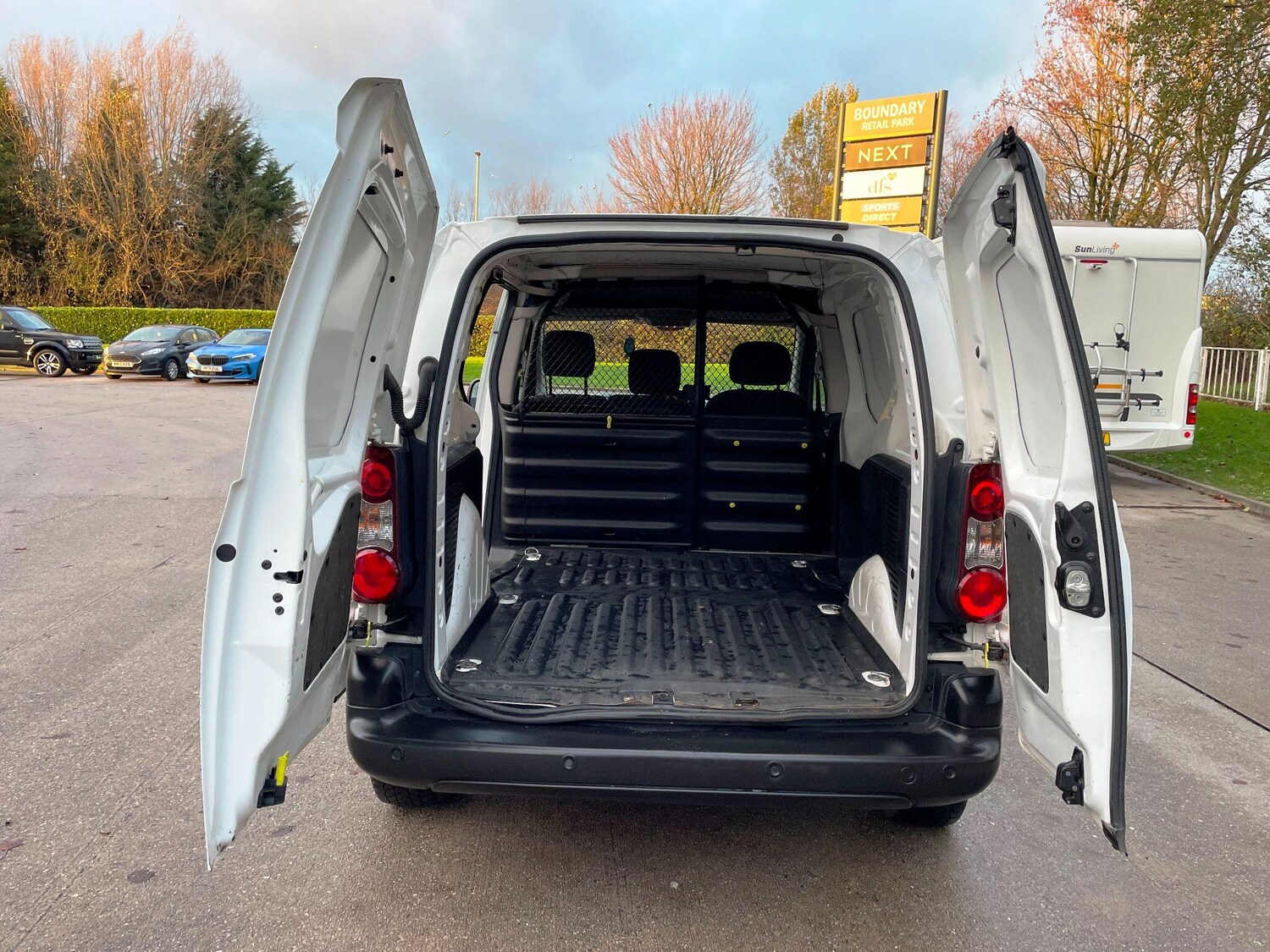 Used Peugeot Partner 2017 for sale - 77174766: Photo 40