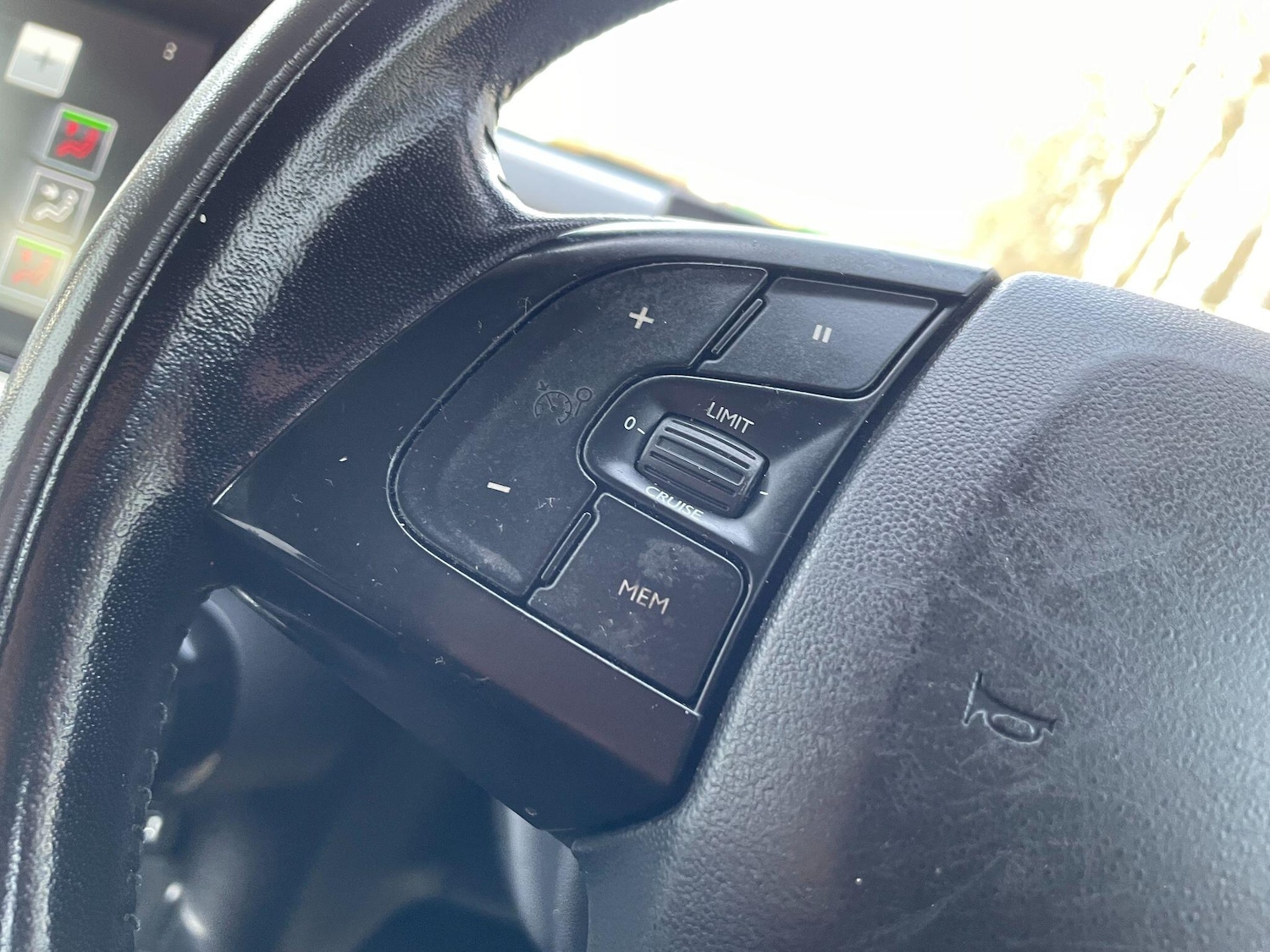 Used Citroen C4 Cactus for sale - 77633408: Photo 21