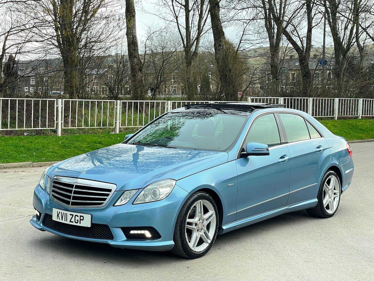 Used Mercedes-Benz E Class for sale - 77705494: Photo 5