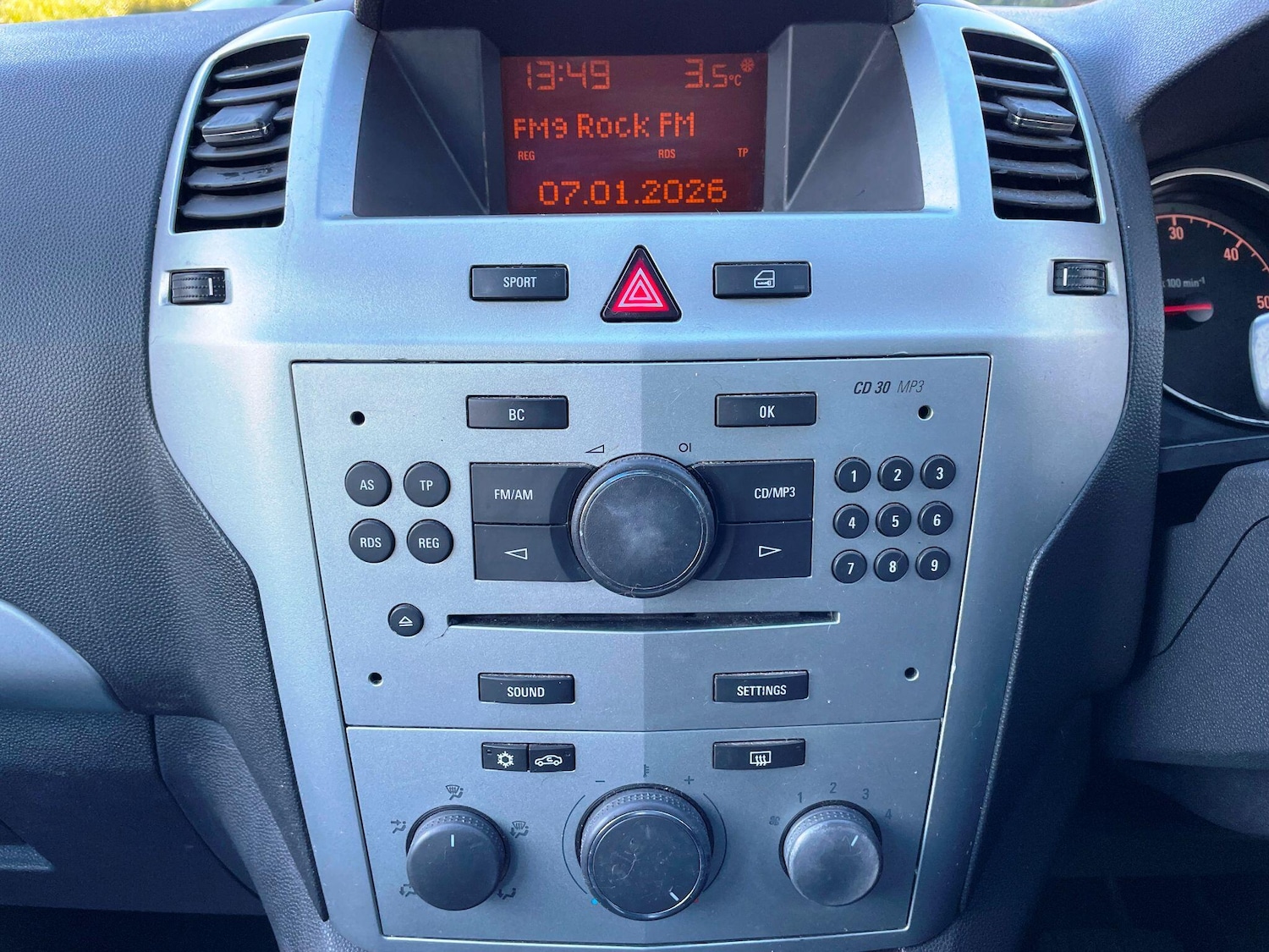 Used Vauxhall Zafira 2009 for sale - 77237645: Photo 40