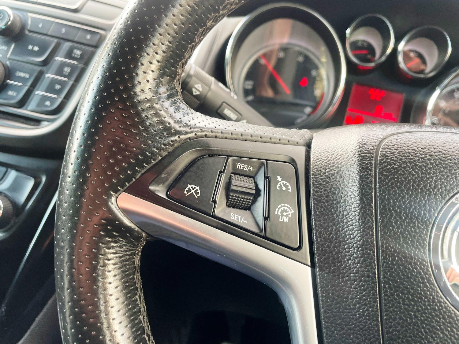 Used Vauxhall Zafira 2016 for sale - 77174841: Photo 42