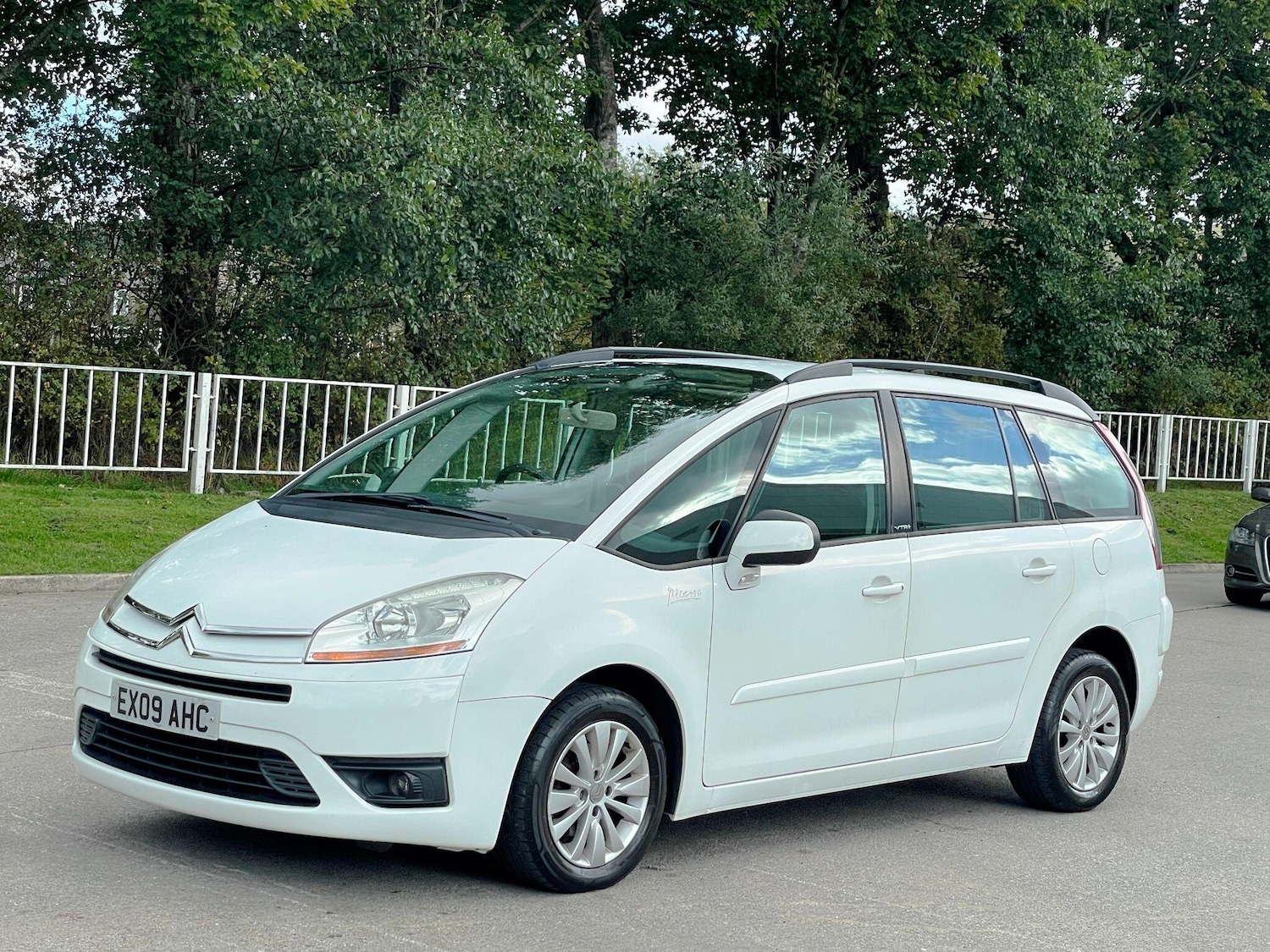 Used Citroen C4 Grand Picasso 2009 for sale - 77174804: Photo 4