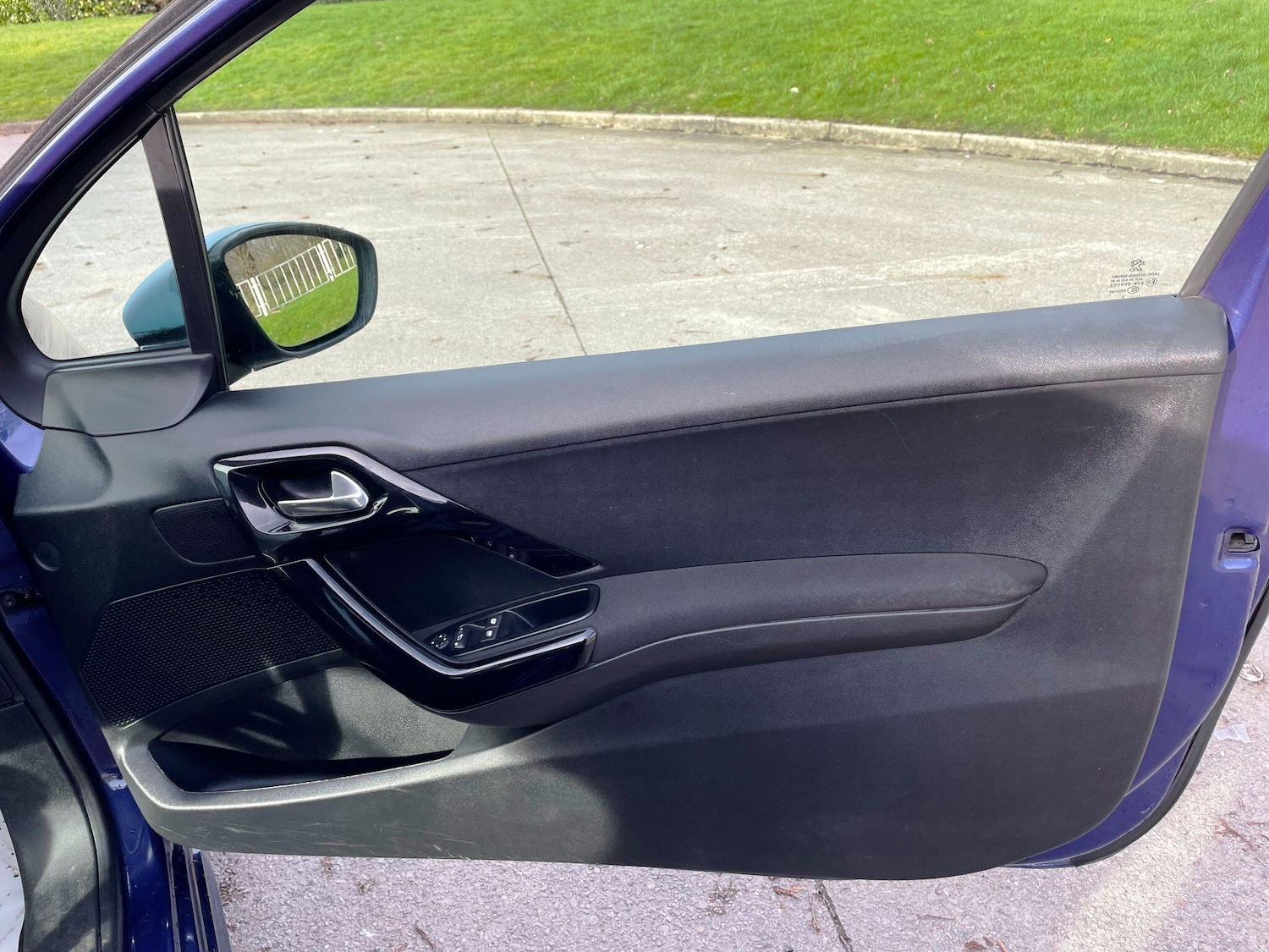 Used Peugeot 208 2013 for sale - 77624987: Photo 19