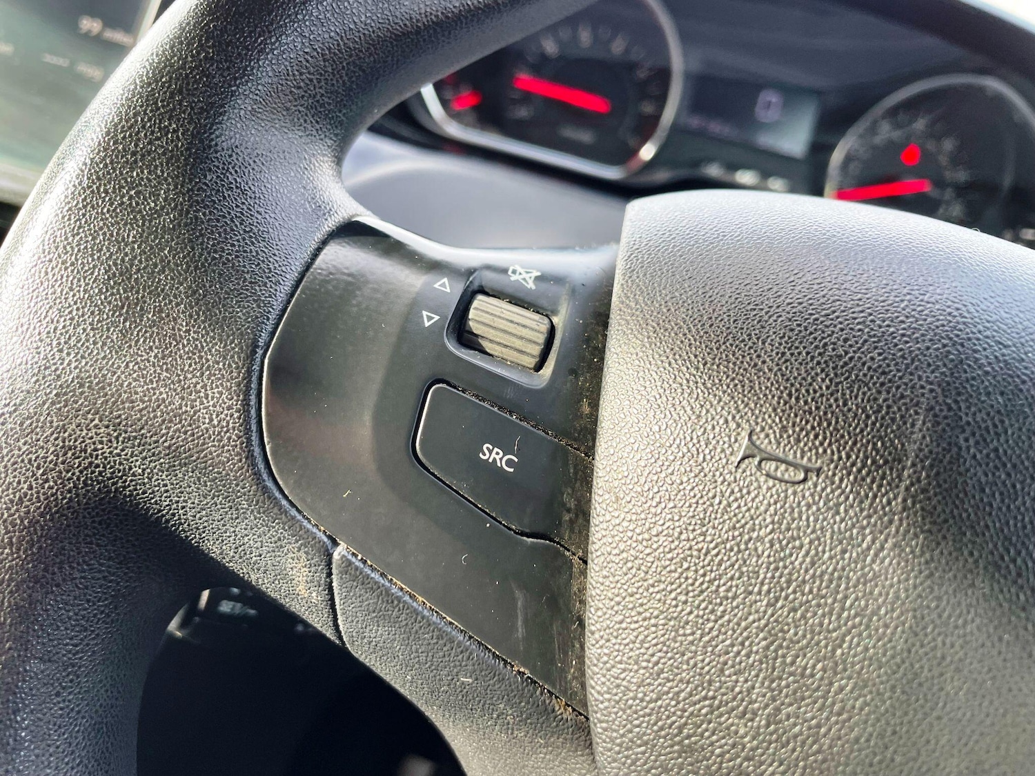 Used Peugeot 208 2013 for sale - 77624987: Photo 32