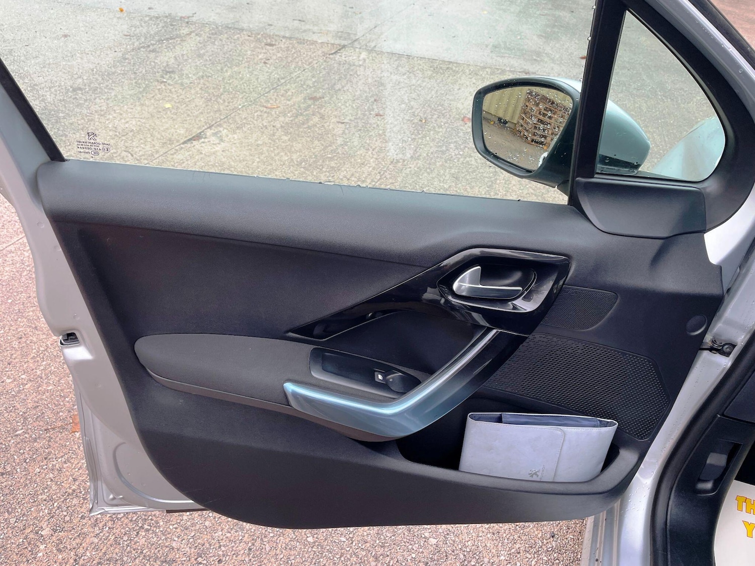 Used Peugeot 208 2012 for sale - 77174856: Photo 25