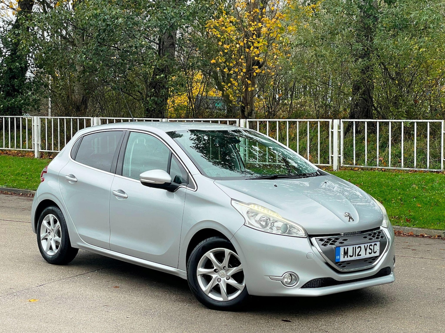 Used Peugeot 208 2012 for sale - 77174856: Photo 3