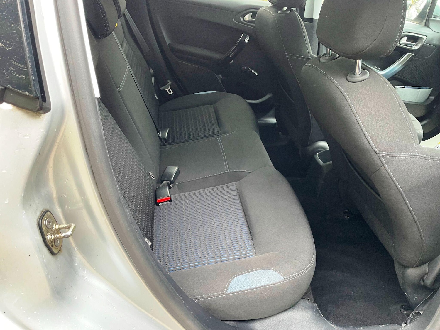 Used Peugeot 208 2012 for sale - 77174856: Photo 30