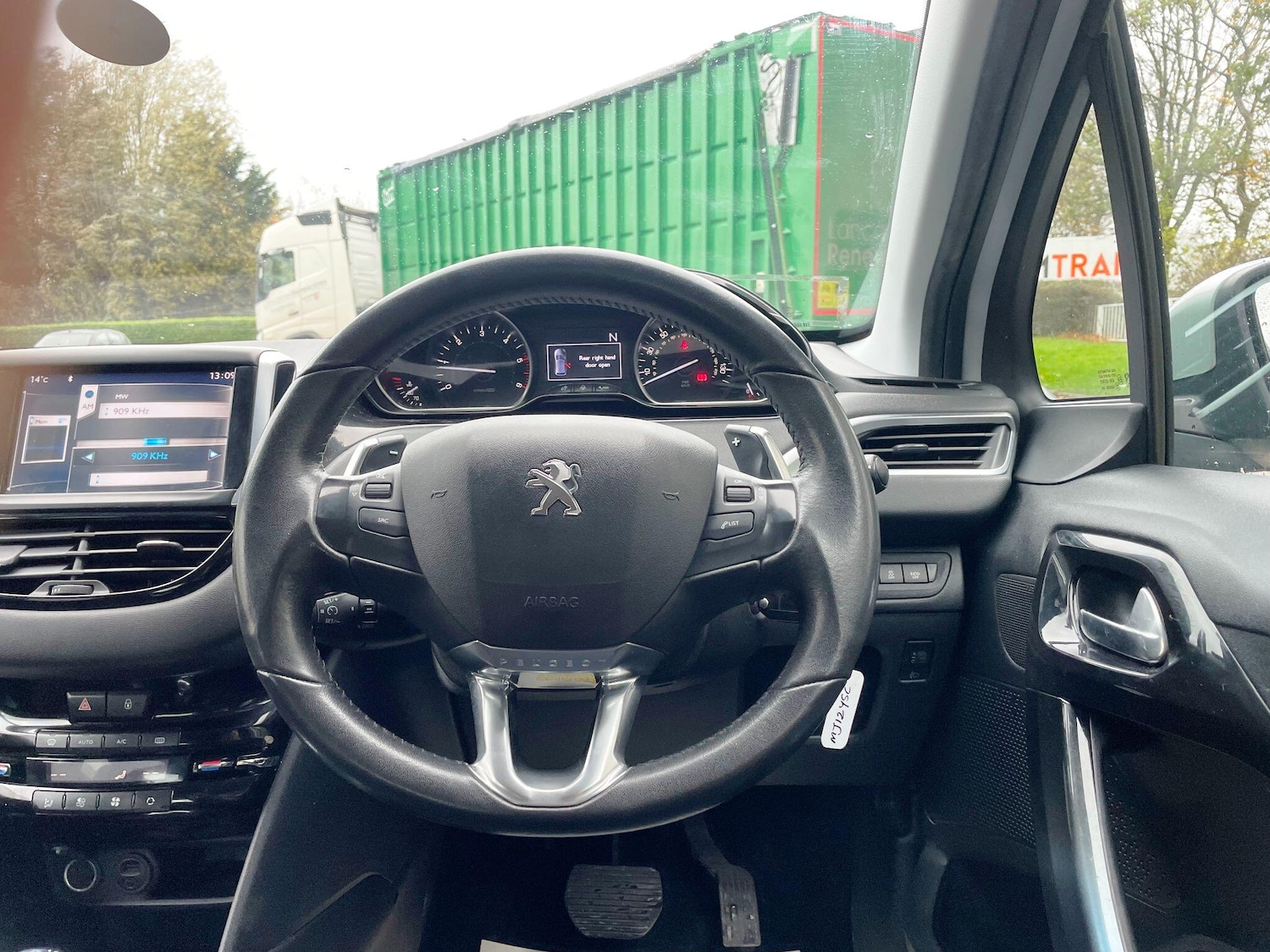 Used Peugeot 208 2012 for sale - 77174856: Photo 35