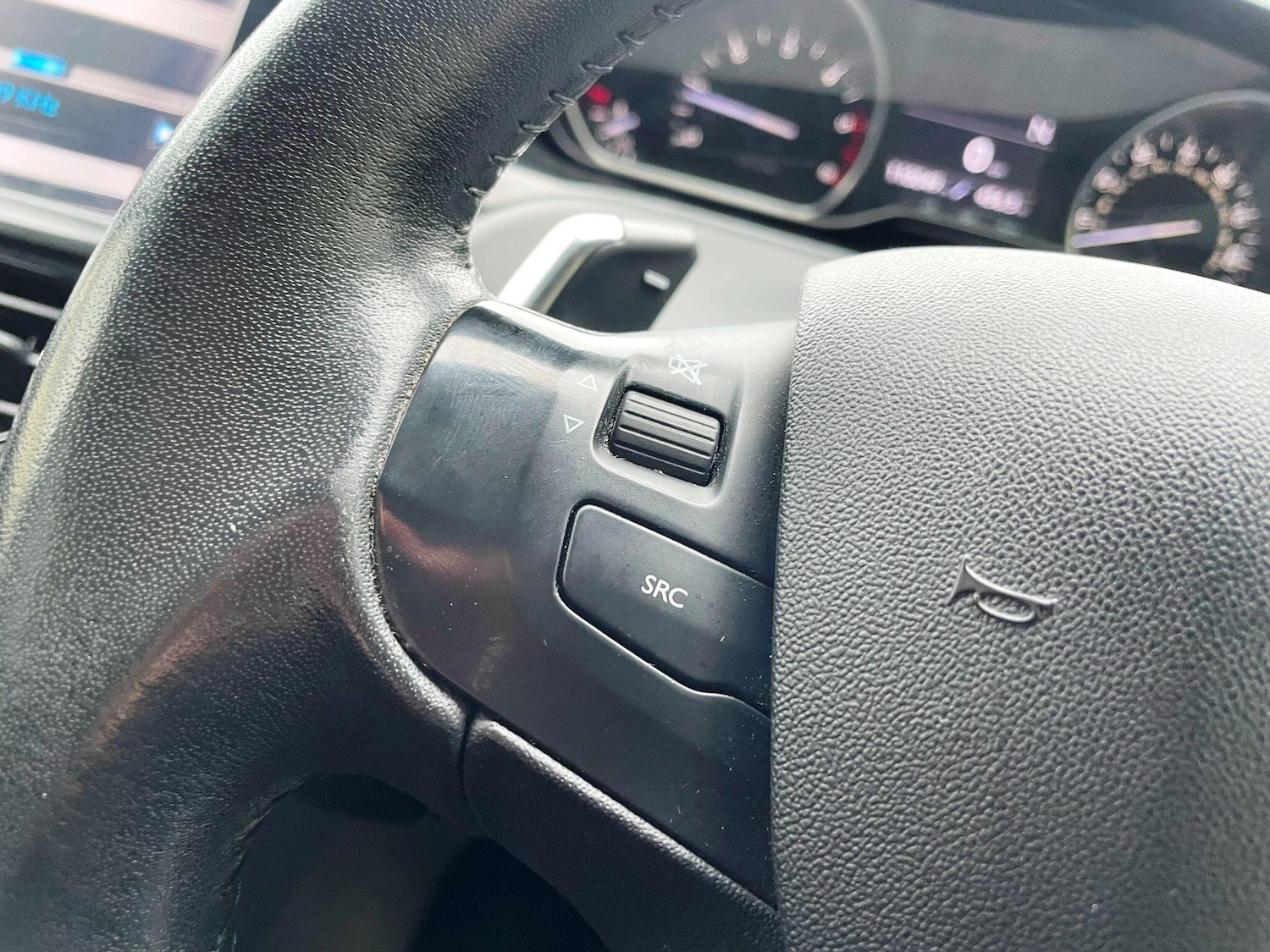 Used Peugeot 208 2012 for sale - 77174856: Photo 36