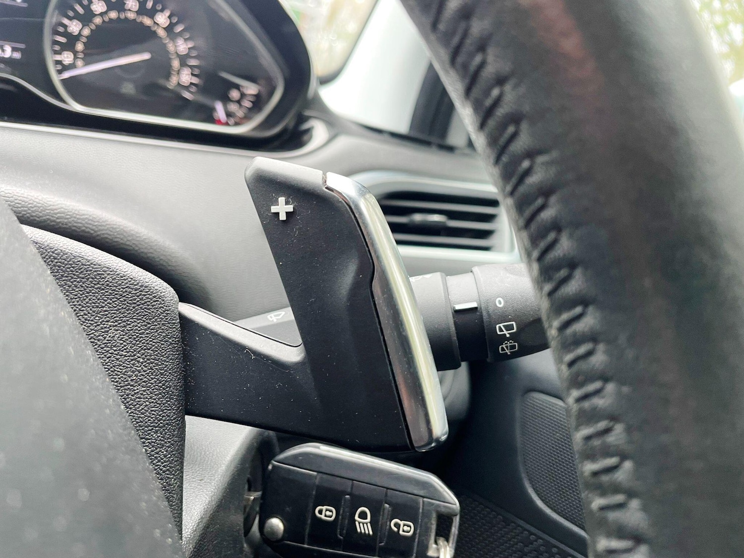 Used Peugeot 208 2012 for sale - 77174856: Photo 39