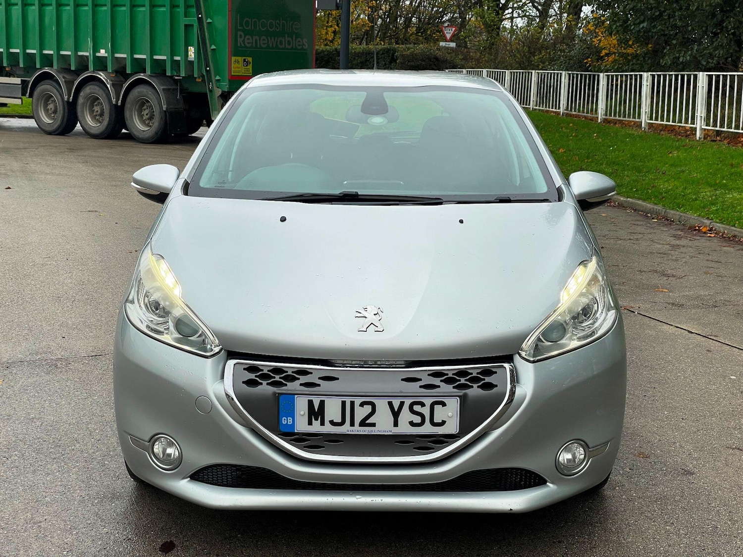 Used Peugeot 208 2012 for sale - 77174856: Photo 4